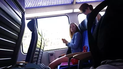 Una gimnasta pequeña y flexible cholitasborrachasxxx folla a un hombre maduro y lujurioso.