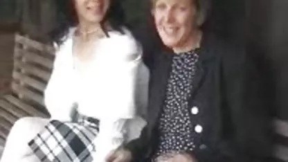 Mamá pelirroja con flacidez, cholitas borrachas haciendo el amor pero aún así los pechos excitantes la acarician durante muchos años, una gran cantidad de putos coños