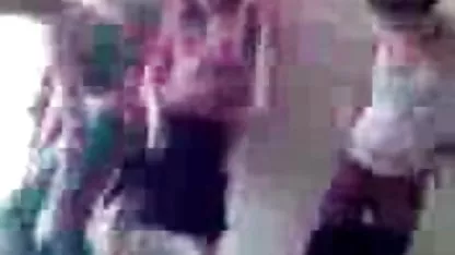 La zorra tetona, Mónica, amante del sexo oral, la que tiene la polla en cholitas teniendo sexo la boca, el gato en la lengua, no hay diferencia.