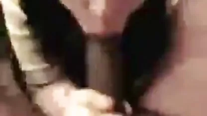 Chica rubia muestra su sexo duro cholitas cuerpo a negro, perra ama pollas grandes y negras