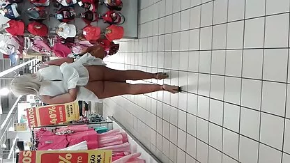 El tío trajo a una morena chillona al casting y la cholitas calientes xxx folló