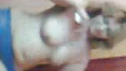 Hermosa niña alemana juega y se afeita el coño sexo gratis con cholitas