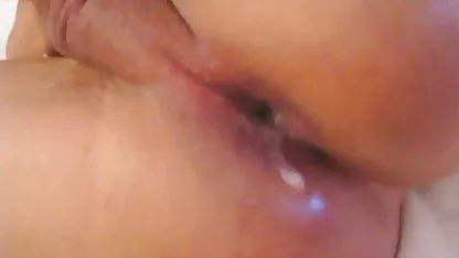 Chica madura en medias monta encima de xx de cholitas su polla