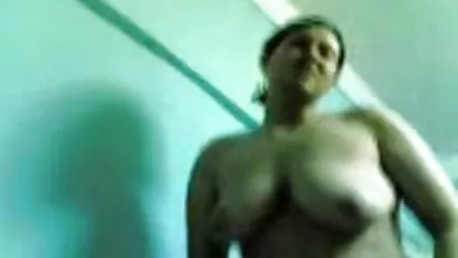 Morena tetona le gusta cuando dick su culo purno cholitas