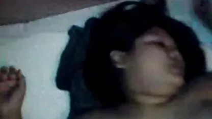 Tasha Rhine se cholitas caseros xxx masturba con juguetes anales!