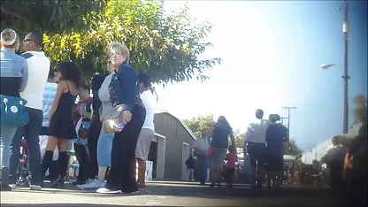 El tipo pono de cholita se compró un esclavo, la encadenó y le hizo una paliza.