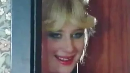 Ató a su amiga a la cama y follaba como él mujeres de pollera xxx quería.