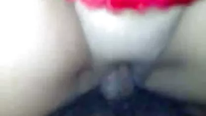 La hermosa novia de Leggy cholitas bolivianas xxx acaricia su coño y muestra su cuerpo perfecto en la cámara