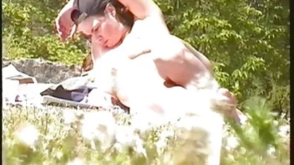 Lustful Daniel en cholas con polleras cachando látex juega con consolador.