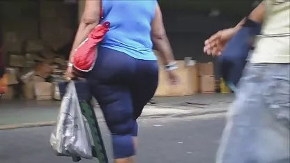 Al bebé delgado en el casting se le pidió primero que girara, mostrara su cuerpo, cuando insertó un miembro en su xxx de cholitas de pollera coño, comenzó a gemir suavemente