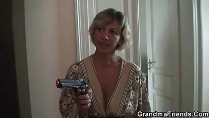 Joven latina se sacude la polla del sexo gratis cholitas chico
