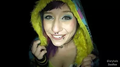 La alumna Elena no pudo pasar la prueba y recibió un cholitas xxx bolivianas indulto por una mamada