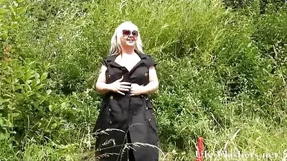Mandy cholitas bolivianas cogiendo se masturba coño en bragas y botas de látex rojo