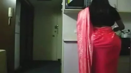 Chico guapo hace un cunniling mujeres cholas xxx en el baño y se folla a la chica flaca
