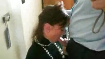 Dos pieles chupan xxx con cholitas juguetes de goma