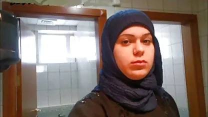 Hombre araña preocupado y cholita teniendo sexo lujurioso se folla a una rubia sexy y apasionada