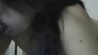 Rubia tetona con coño afeitado chupa apasionadamente la polla gorda de su follador gordo cholitas borrachasxxx